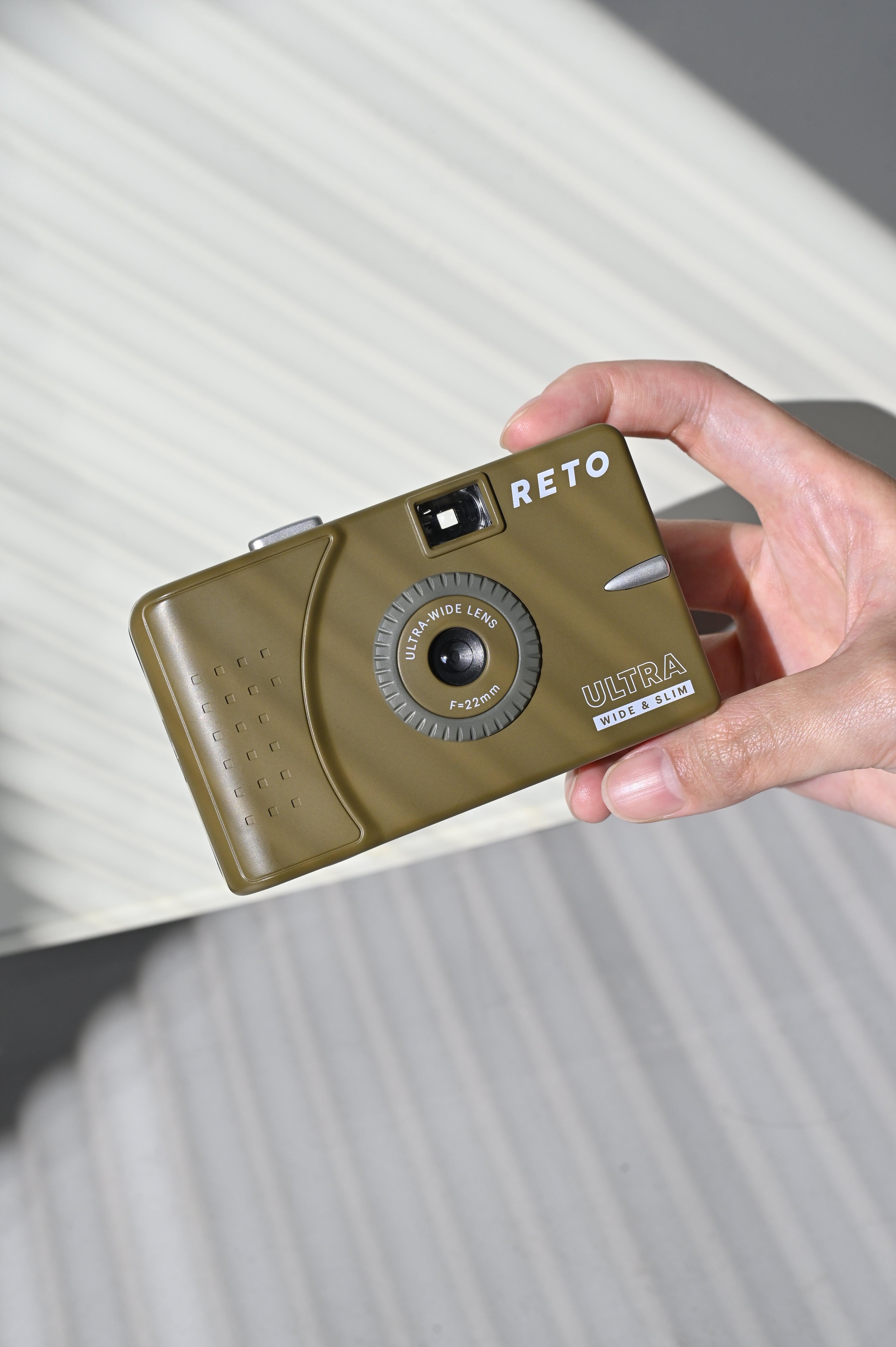 RETO Ultra Wide & Slim 35mm Film Camera - Olive