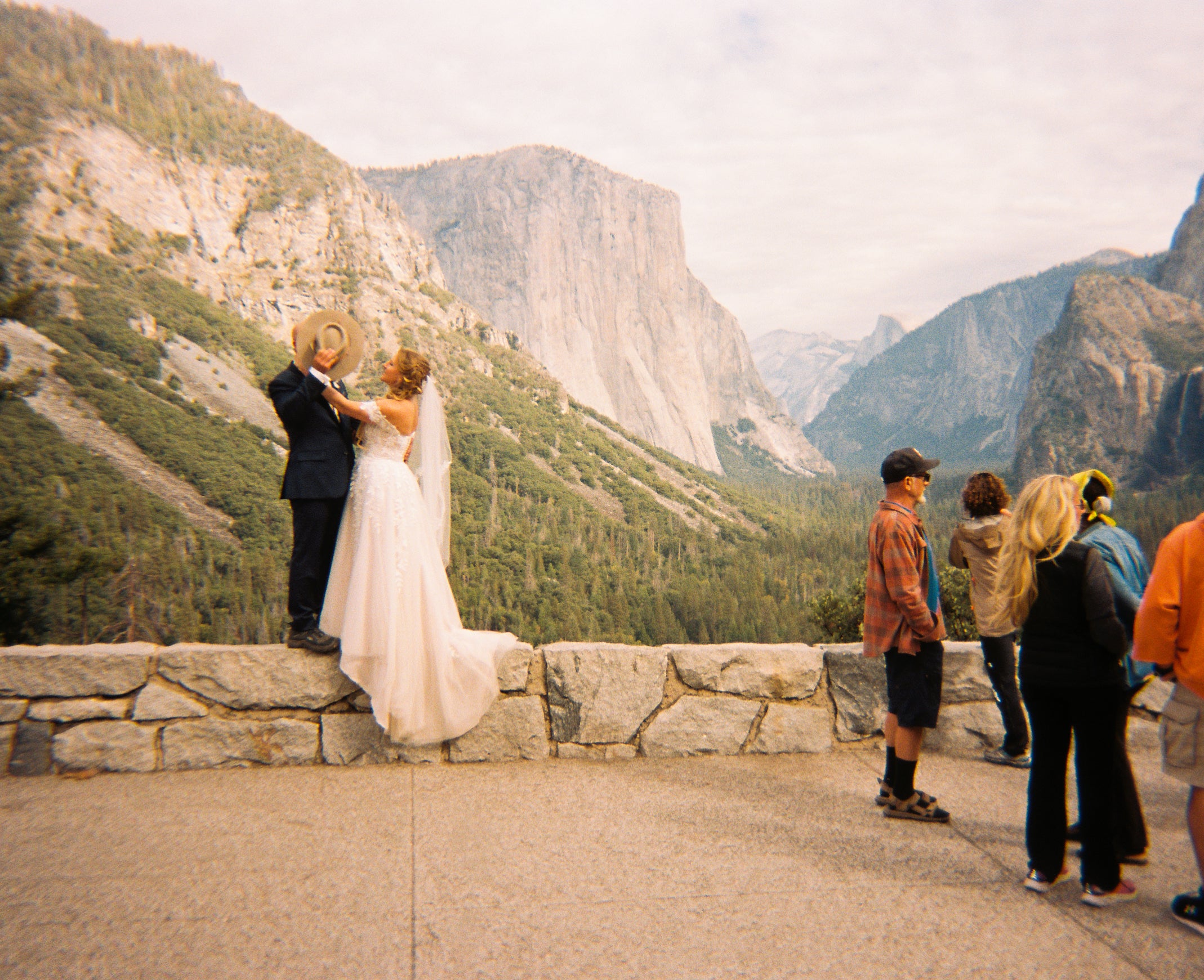 Long Weekend 35mm Film Camera - Black